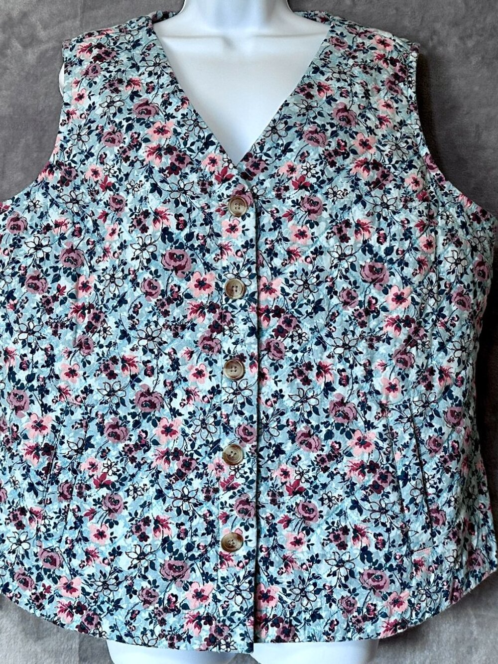 Denim & Co Floral Button Front Vest Women’s Sleeveless Quilted Floral
